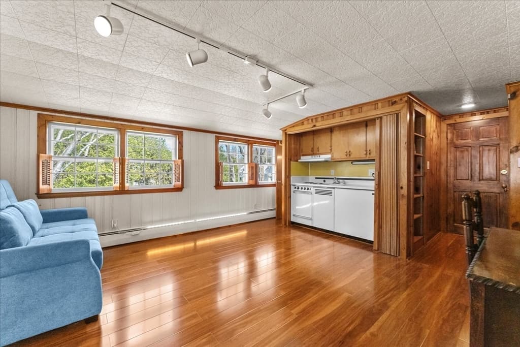 Single Family Residence at 515 Main St, Shrewsbury MA 01545, photo 34 of 42