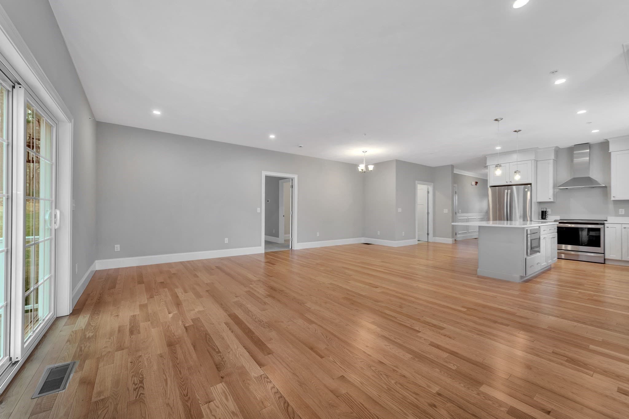 Condominium at 7 Boot Shop Road # 7, Upton MA 01568, photo 13 of 41