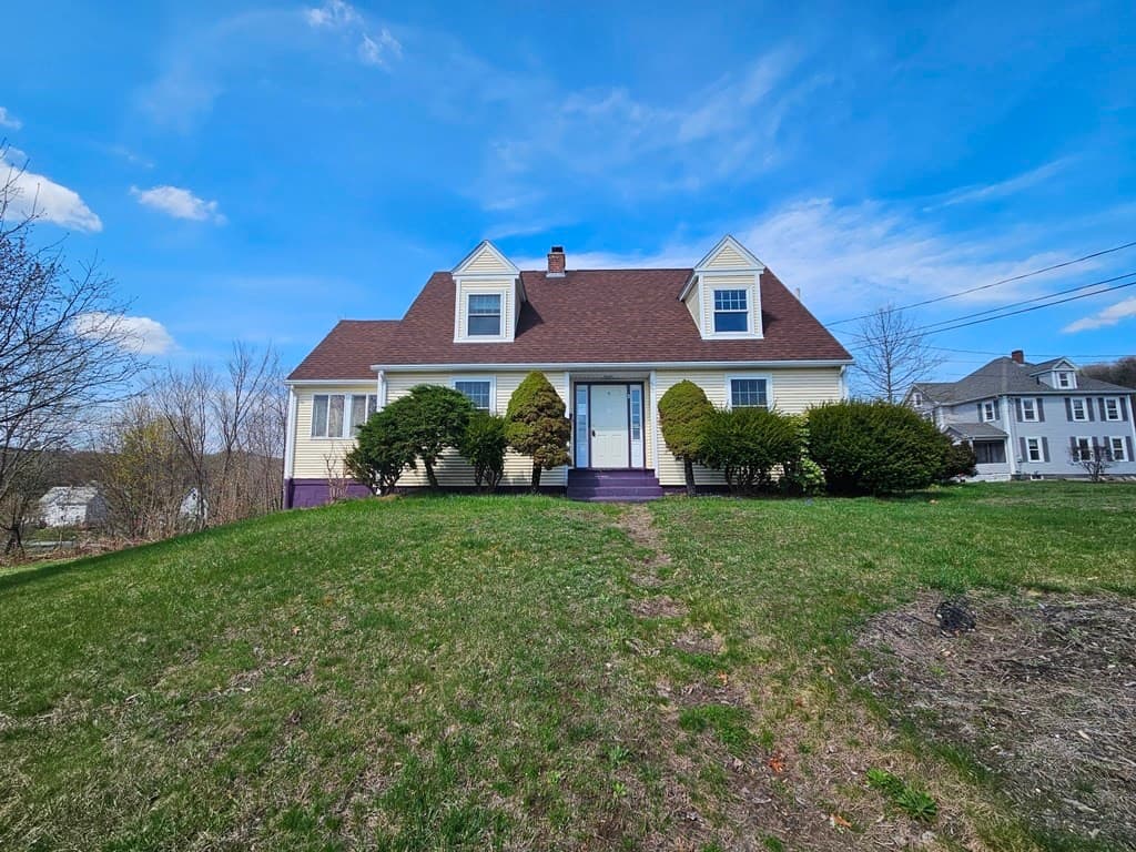 4 Stewart Ave, Monson MA 01057