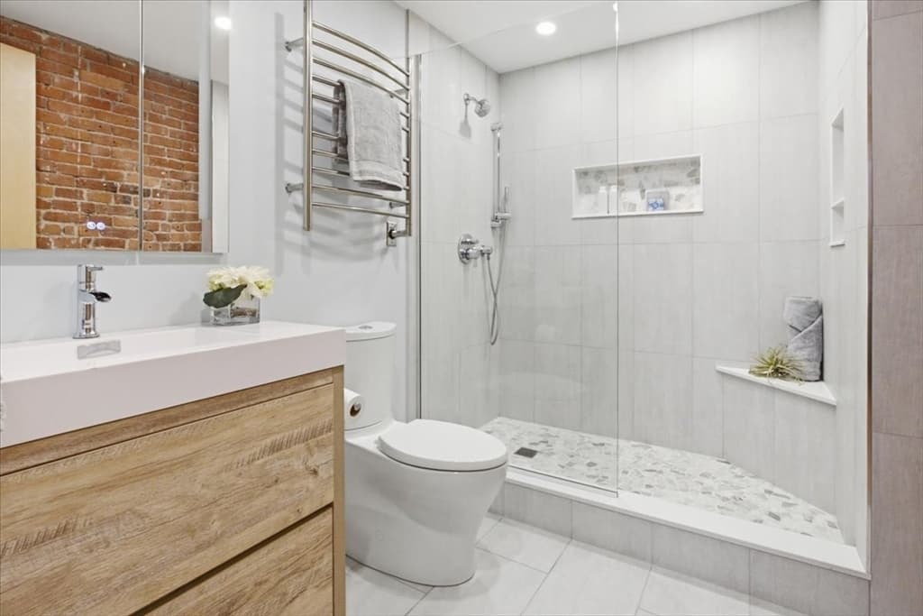 Condominium at 111 Beach St # 3E, Boston MA 02111, photo 30 of 40