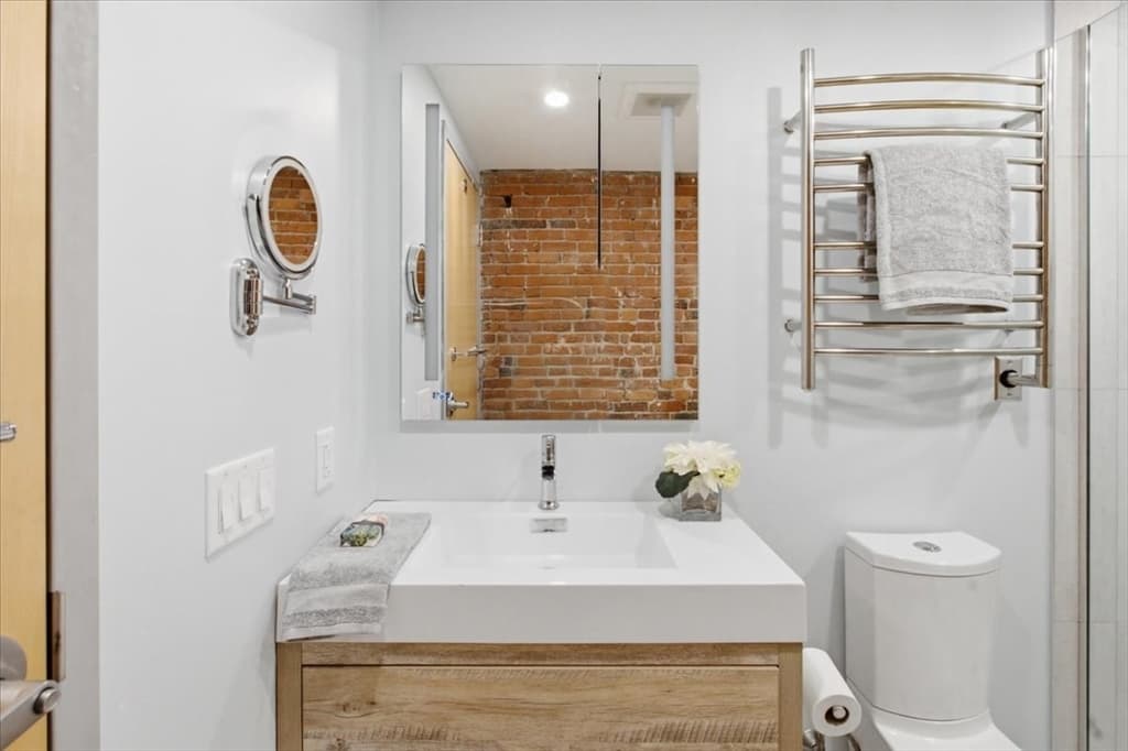 Condominium at 111 Beach St # 3E, Boston MA 02111, photo 33 of 40