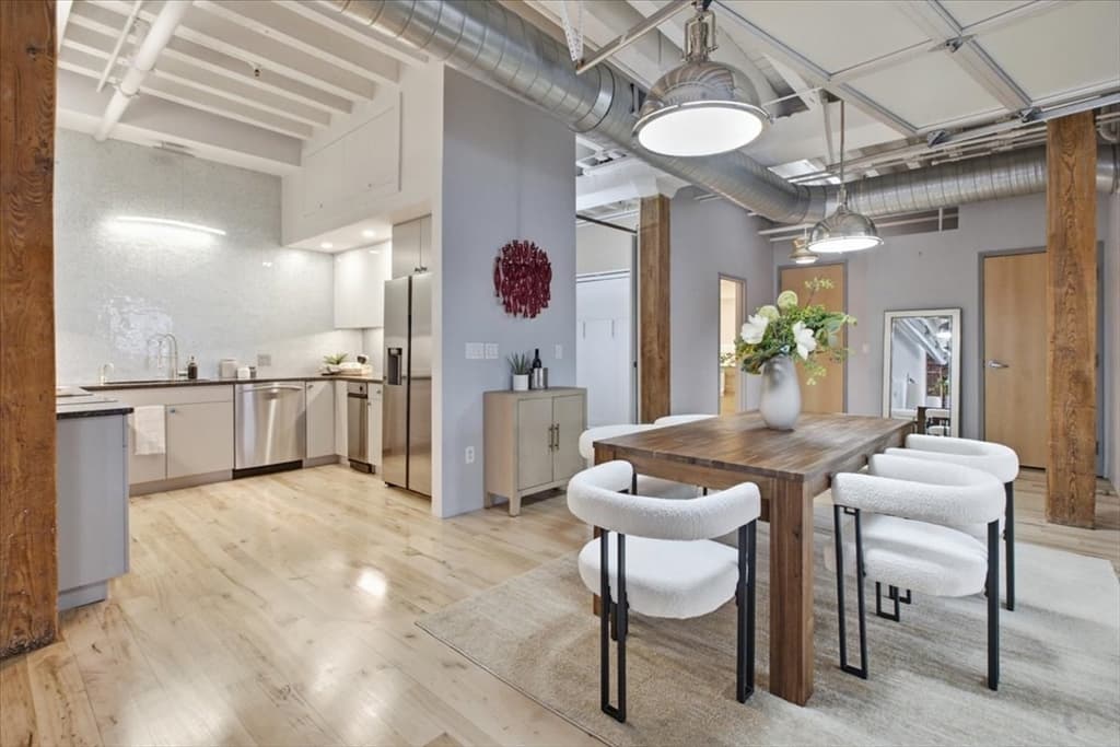 Condominium at 111 Beach St # 3E, Boston MA 02111, photo 4 of 40