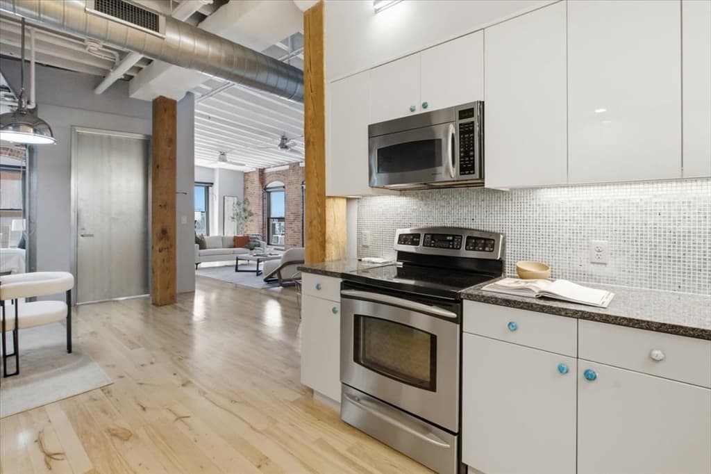 Condominium at 111 Beach St # 3E, Boston MA 02111, photo 8 of 40