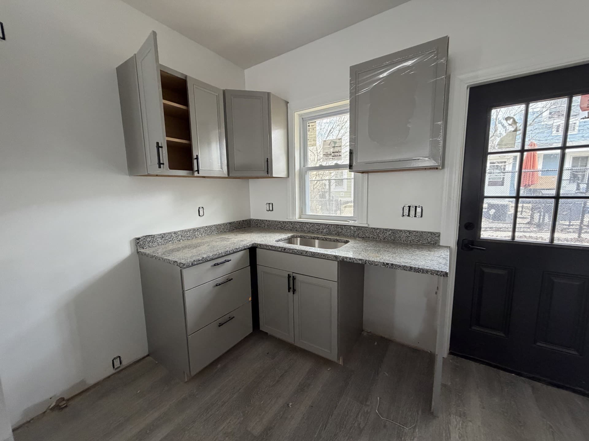 Duplex at 7 Parkway St, Boston MA 02124, Boston, photo 7 of 39