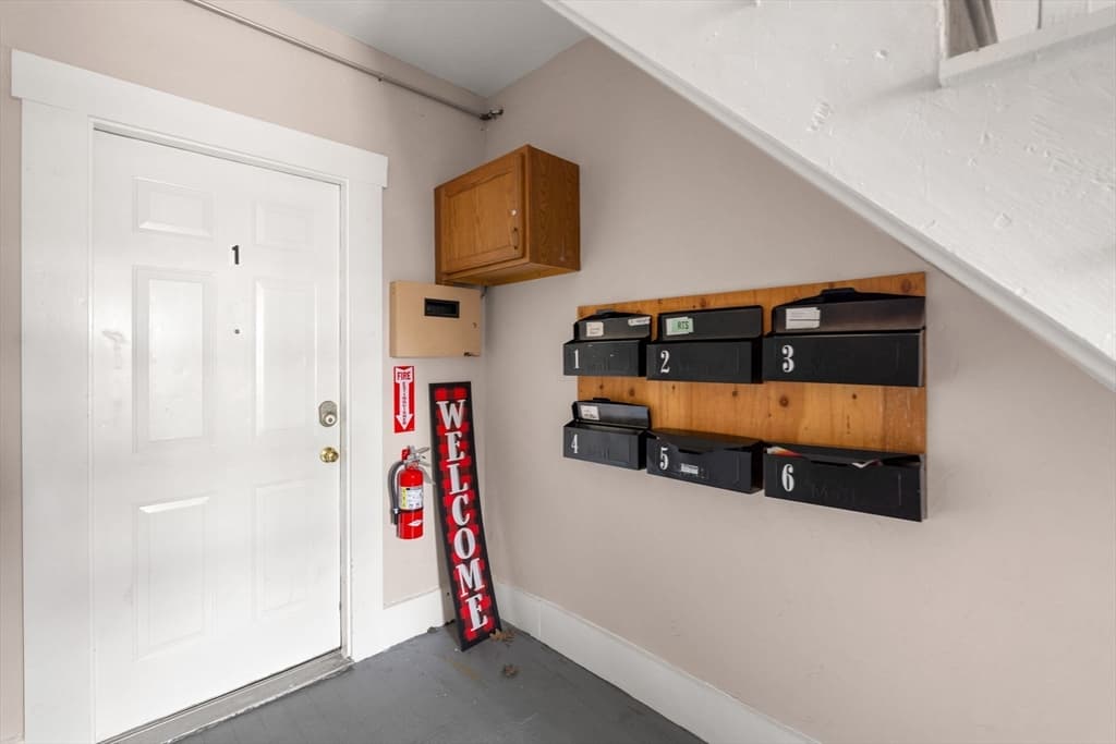 45 Laurel St, Leominster MA 01453 photo 3