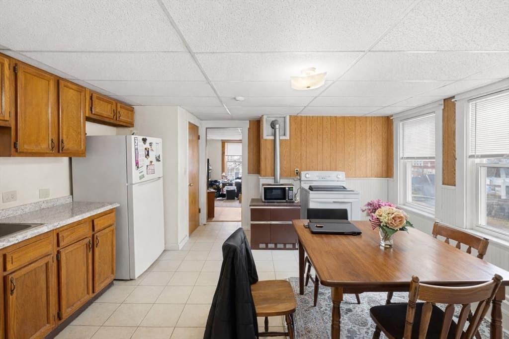 45 Laurel St, Leominster MA 01453 photo 5