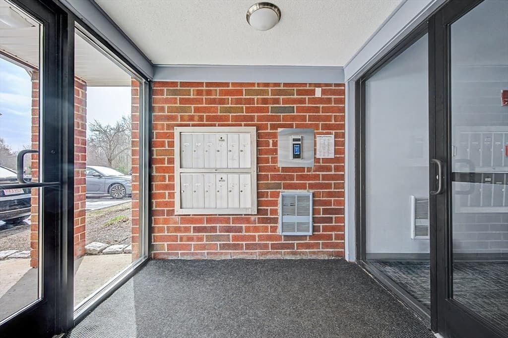 Condominium at 35 Longworth Avenue # 12, Brockton MA 02301, Brockton, photo 2 of 21