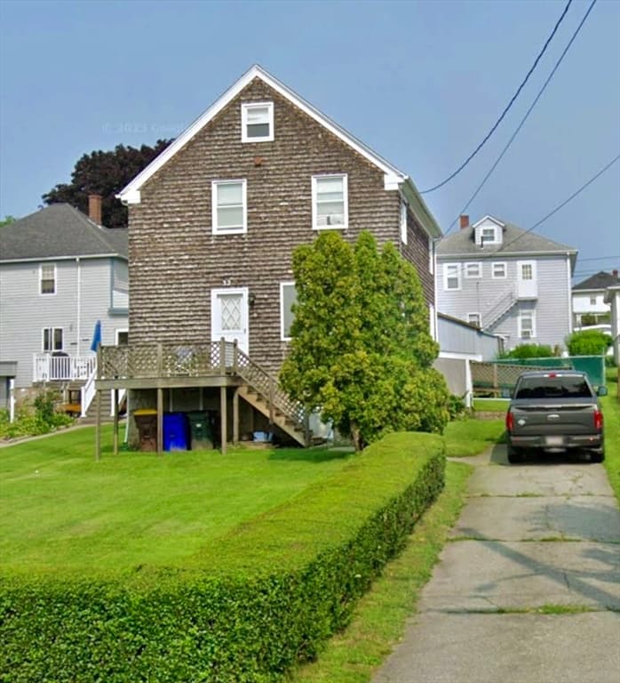 32 Woodstock St, Fall River MA 02724