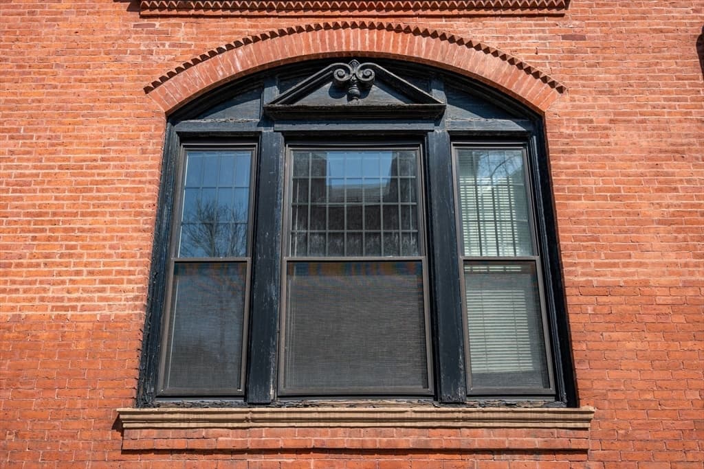 5-9 Family at 8 Fairfield Street, Boston MA 02116, photo 8 of 14