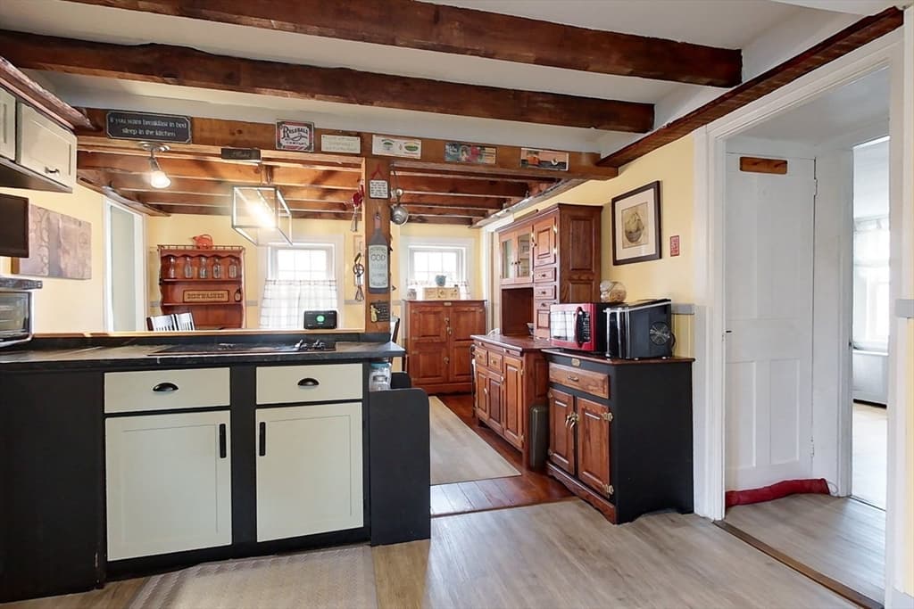 Single Family Residence at 90 Arbor St, Lunenburg MA 01462, photo 5 of 36