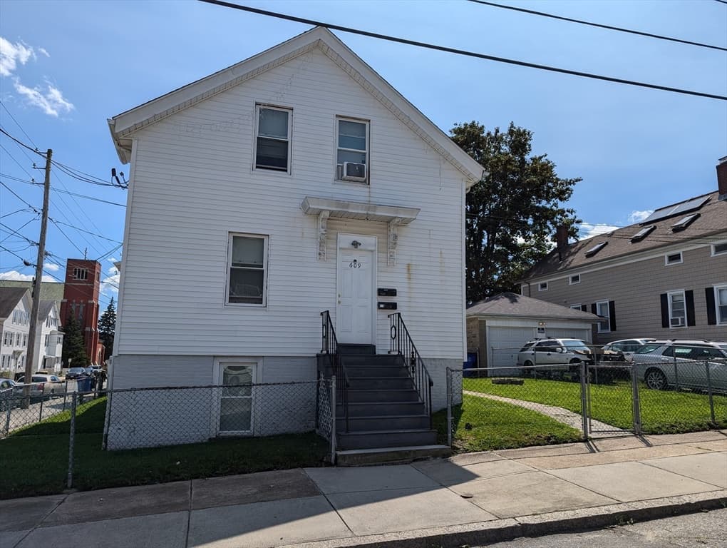 4 Family at 609 Cherry St, Fall River MA 02720, photo 3 of 18