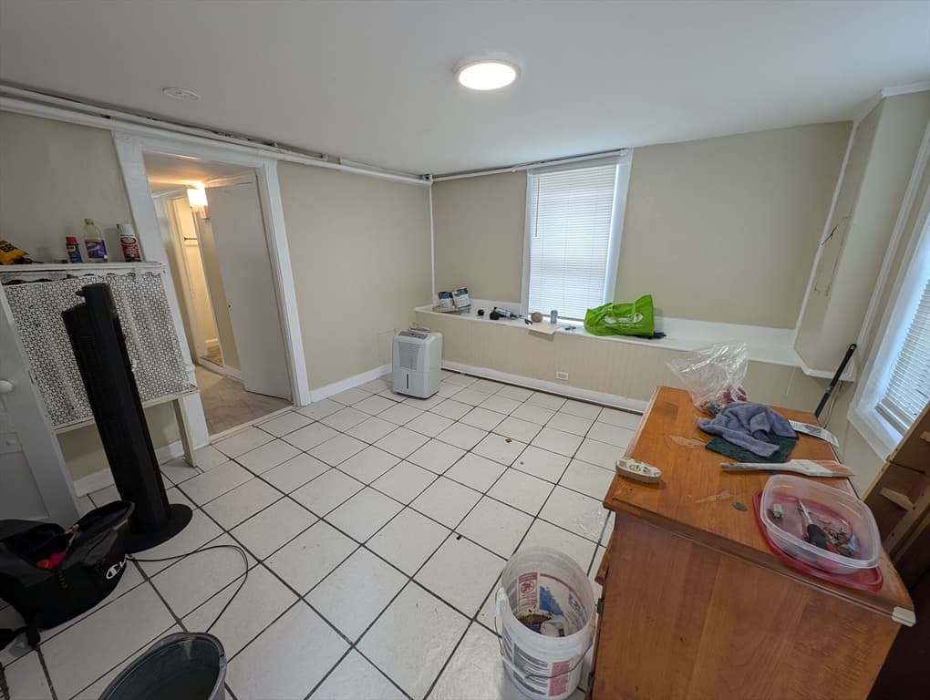 4 Family at 609 Cherry St, Fall River MA 02720, photo 8 of 18