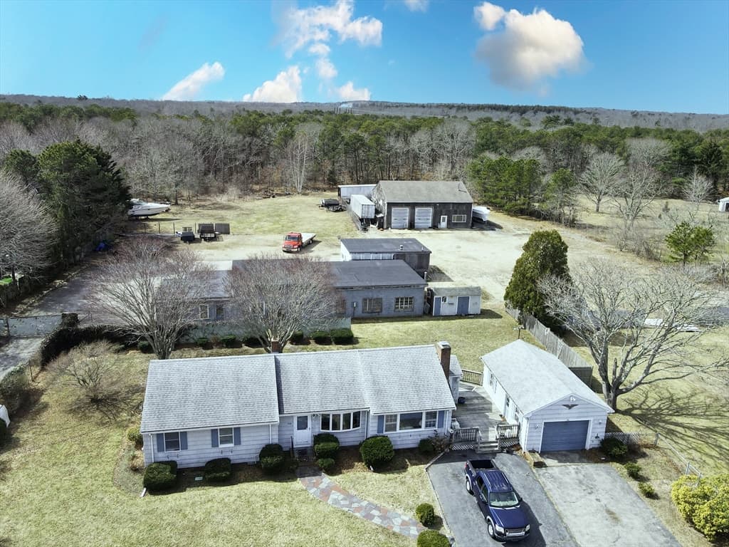 108 Trotting Park Rd, Falmouth MA 02536