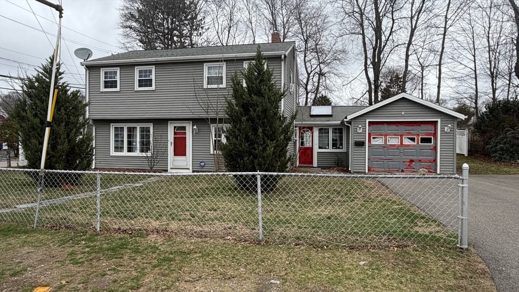 4 Lake St, Braintree MA 02184