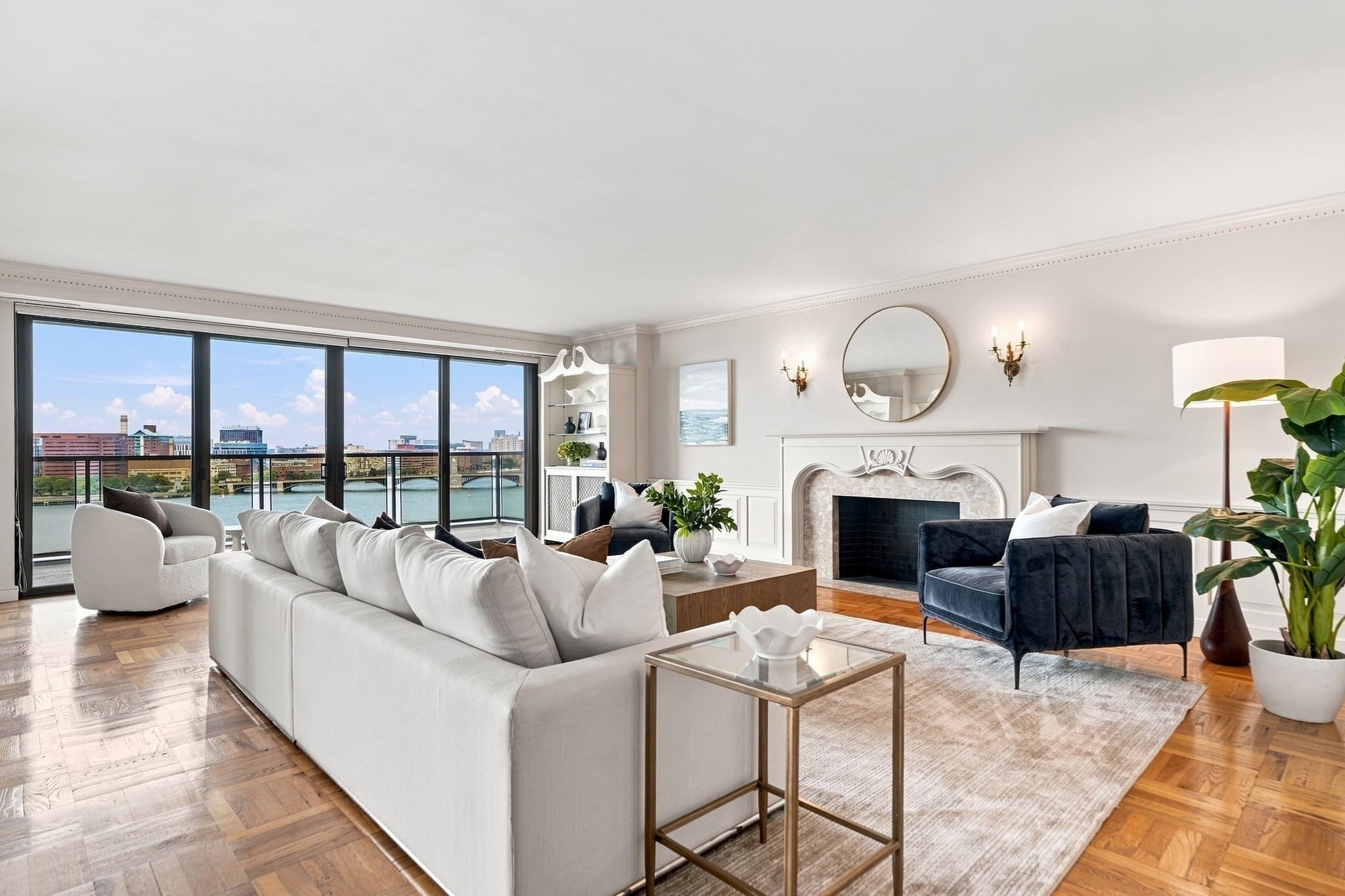 Condominium at 180 Beacon Street, Boston MA 02116, photo 2 of 42