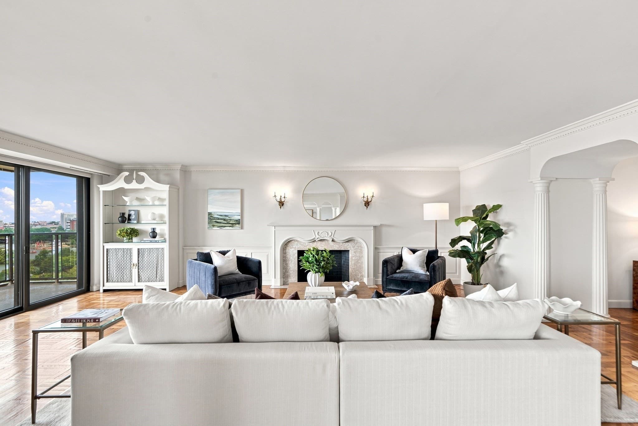Condominium at 180 Beacon Street, Boston MA 02116, photo 4 of 42