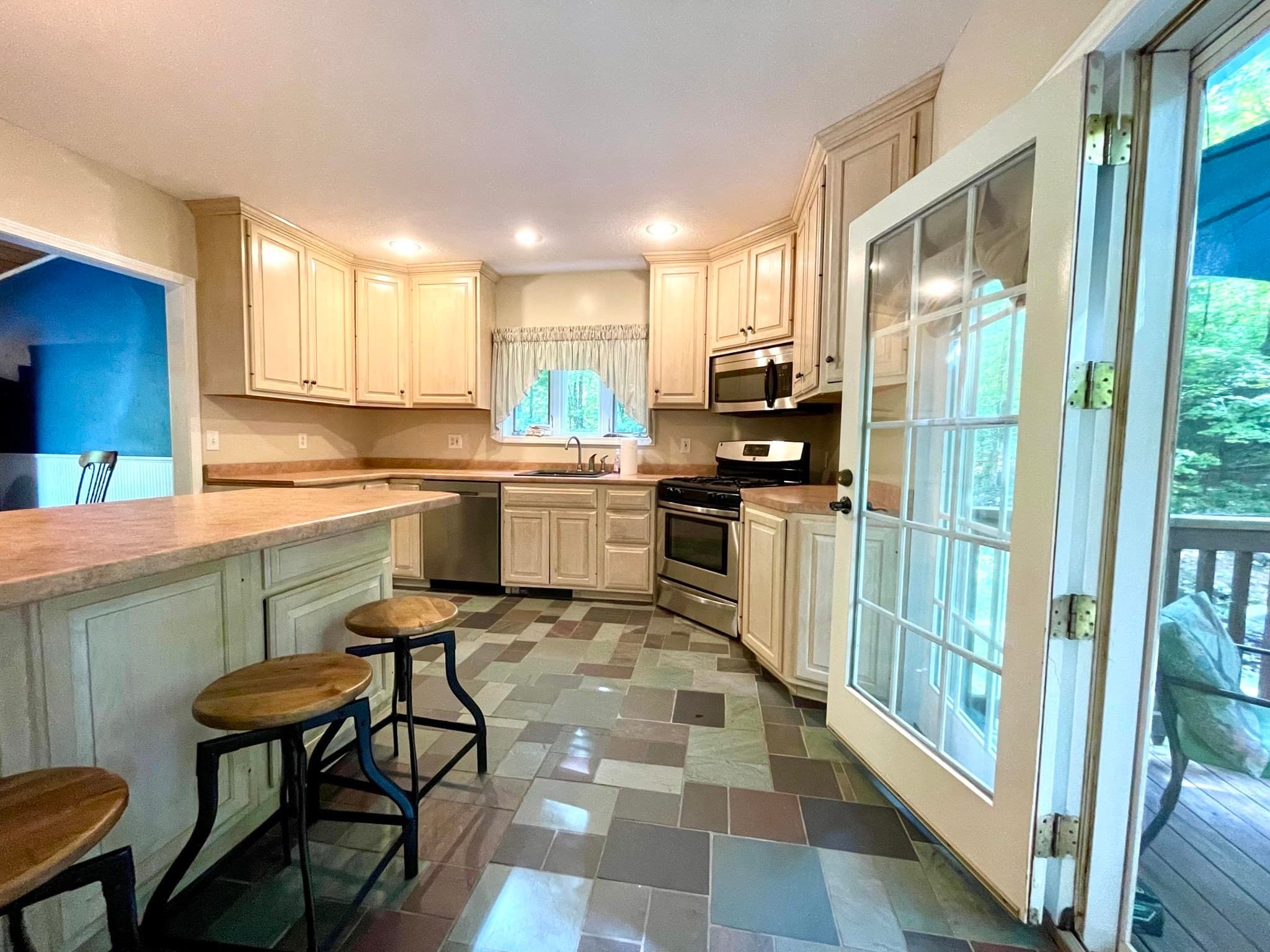 Single Family Residence at 1511 Dunhamtown Brimfield Rd, Brimfield MA 01010, Brimfield, photo 7 of 42