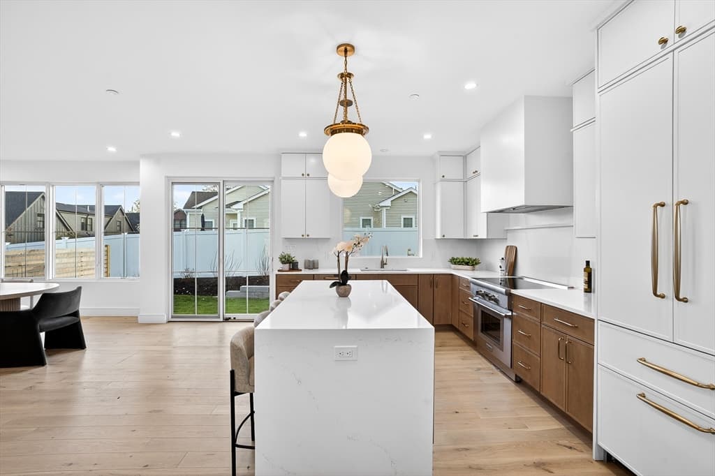 Condominium at 15 Jewett Pl # B, Newton MA 02458, photo 6 of 31