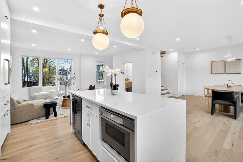 Condominium at 15 Jewett Pl # B, Newton MA 02458, photo 8 of 31