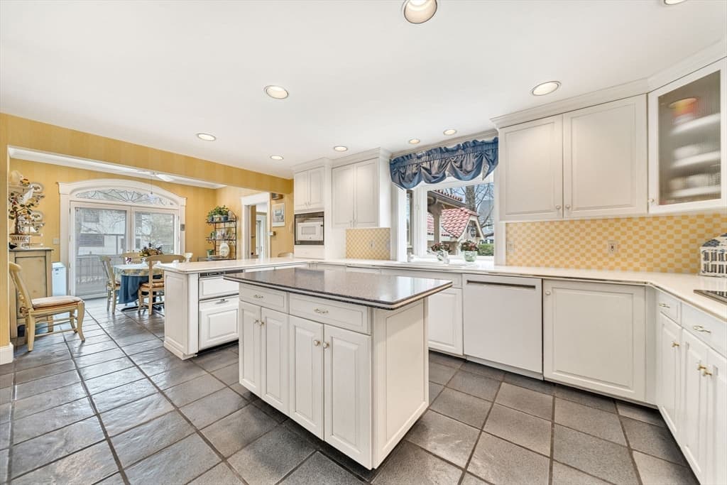 131 Fair Oaks Park, Needham MA 02492 photo 18