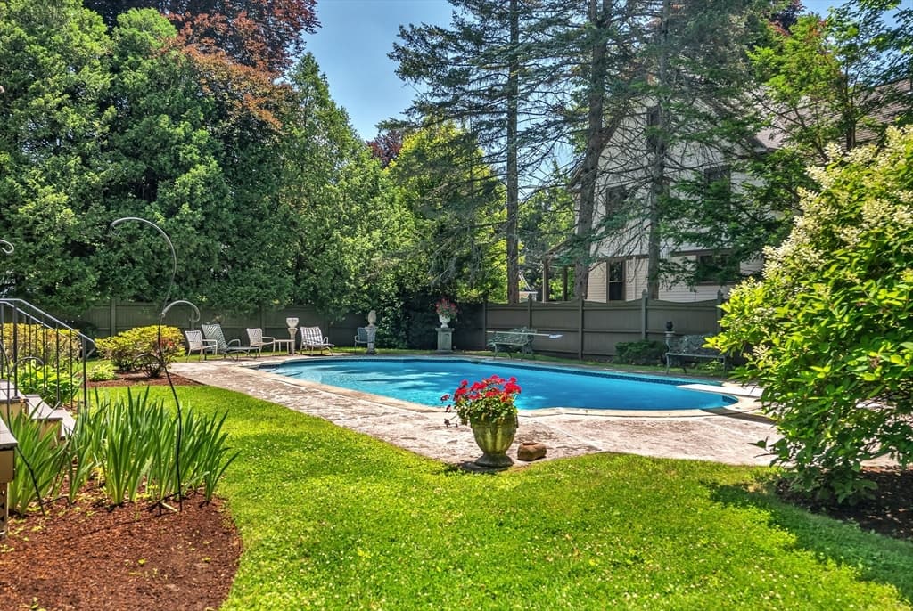 131 Fair Oaks Park, Needham MA 02492 photo 4