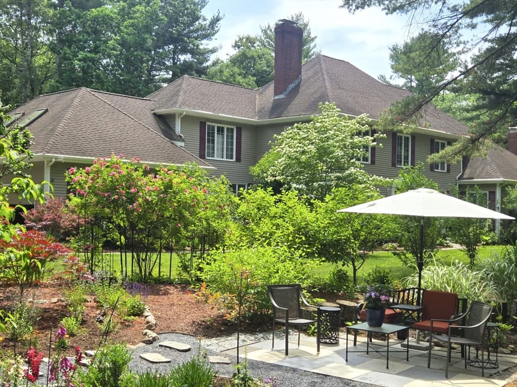 40 Grand Hill Dr, Dover MA 02030