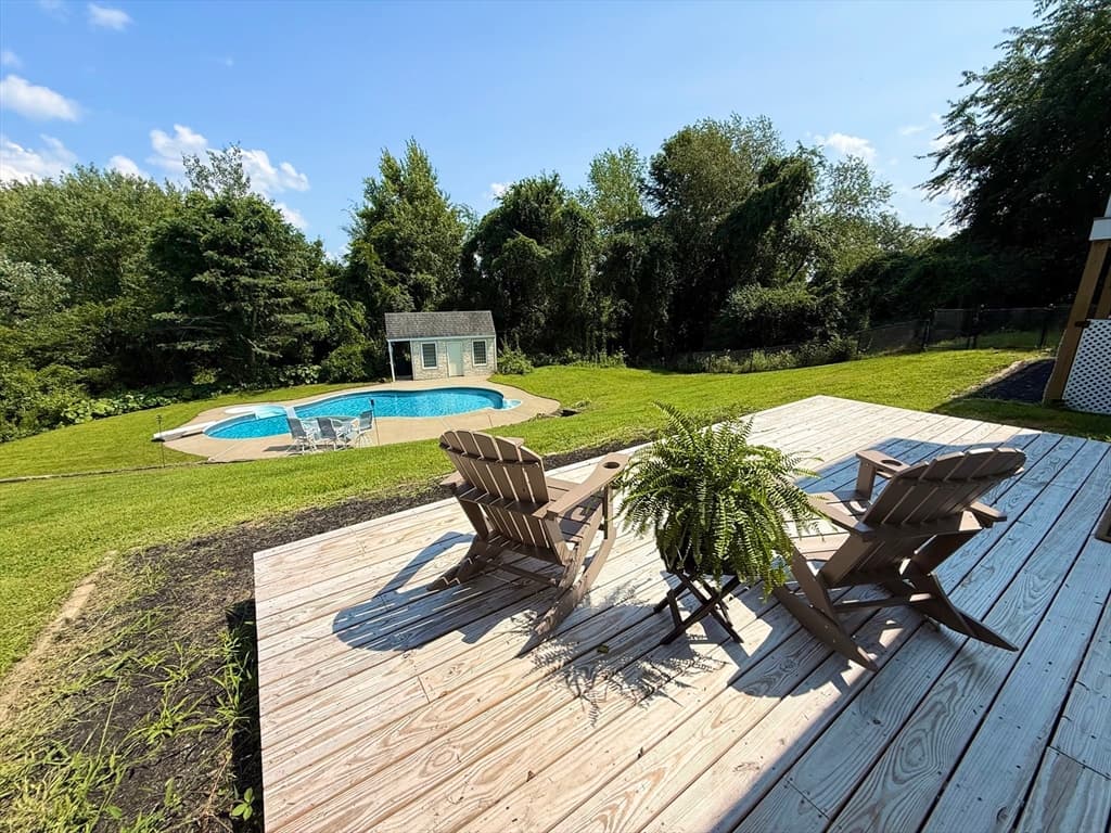 15 Birch Hill Rd, West Brookfield MA 01585