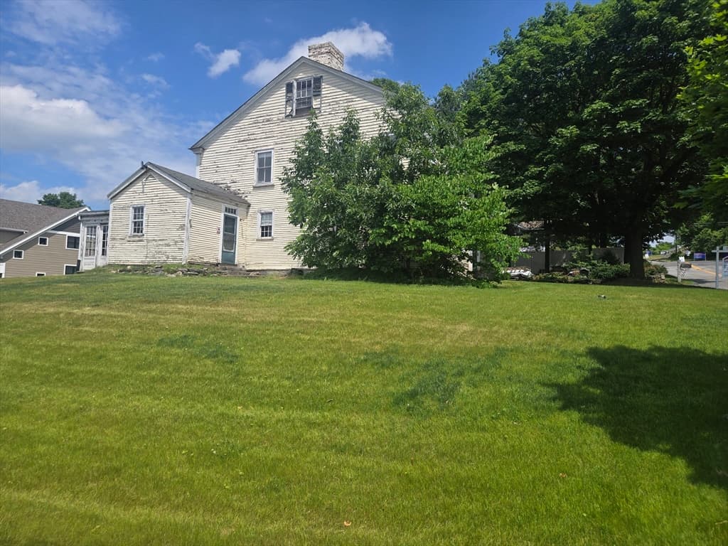 19 Ash St, Marlborough MA 01752 photo 2