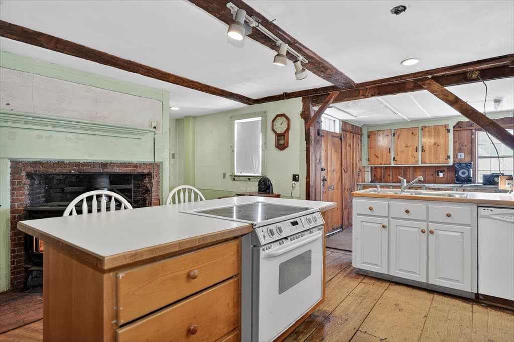 19 Ash St, Marlborough MA 01752 photo 14