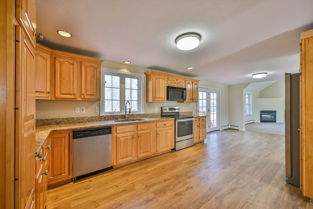 99 Smith Rd, Charlton MA 01507 photo 18