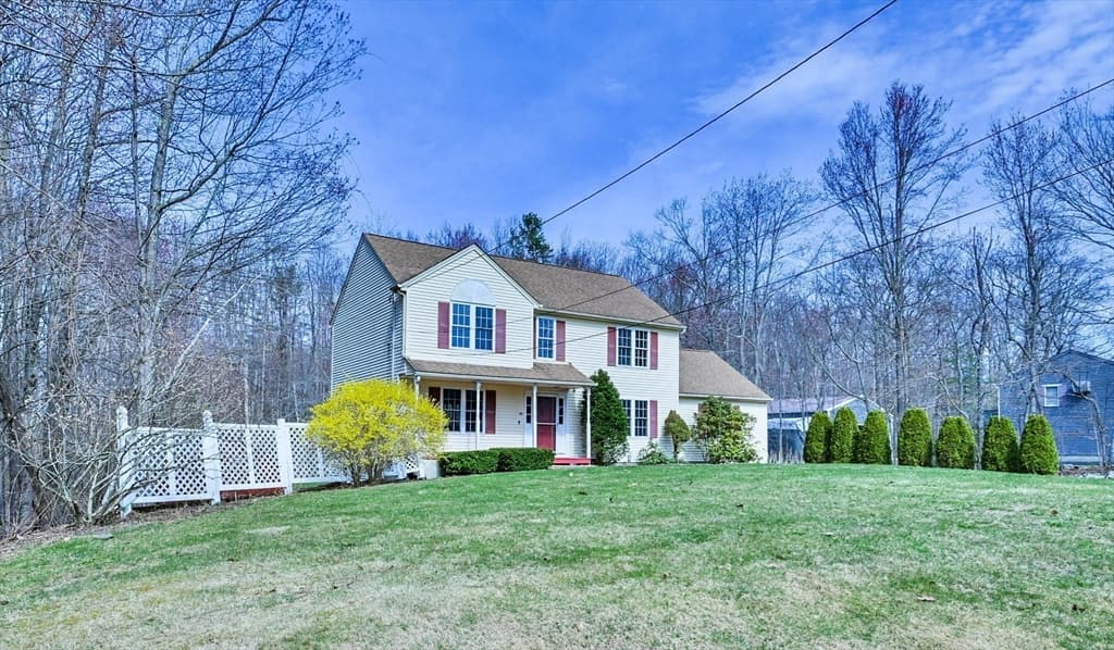 99 Smith Rd, Charlton MA 01507 photo 4