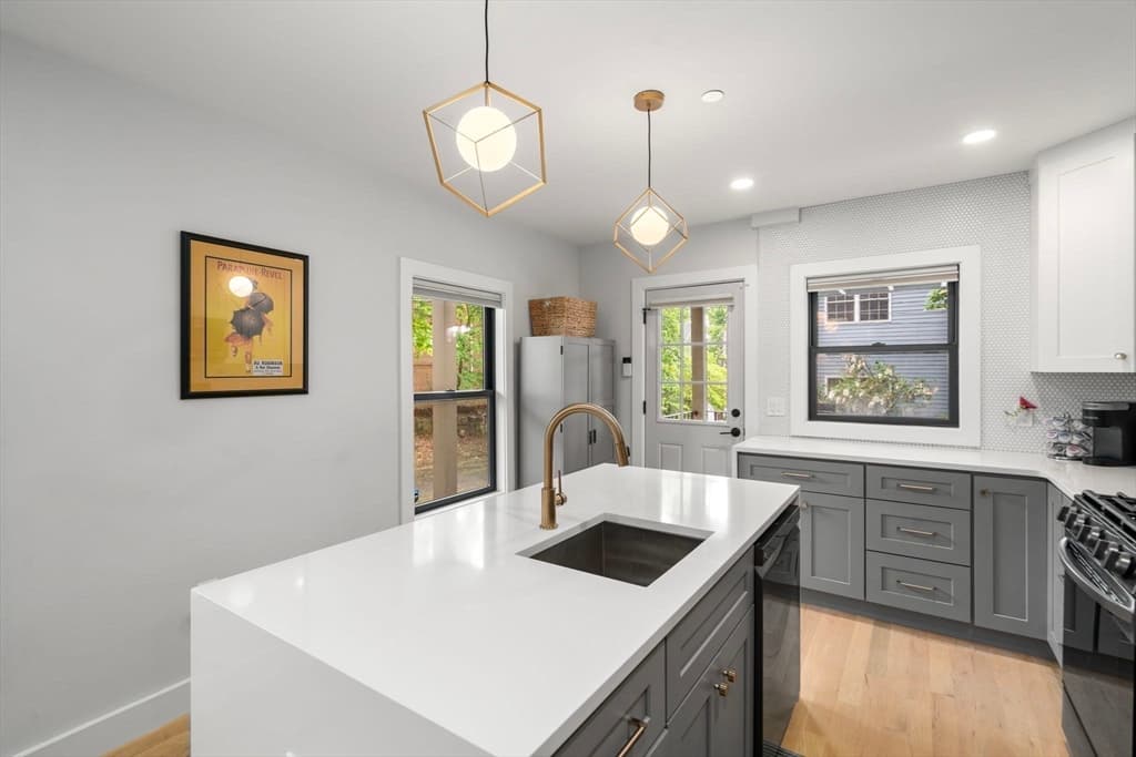 Condominium at 1069 Washington Street # 2, Boston MA 02124, Boston, photo 11 of 15