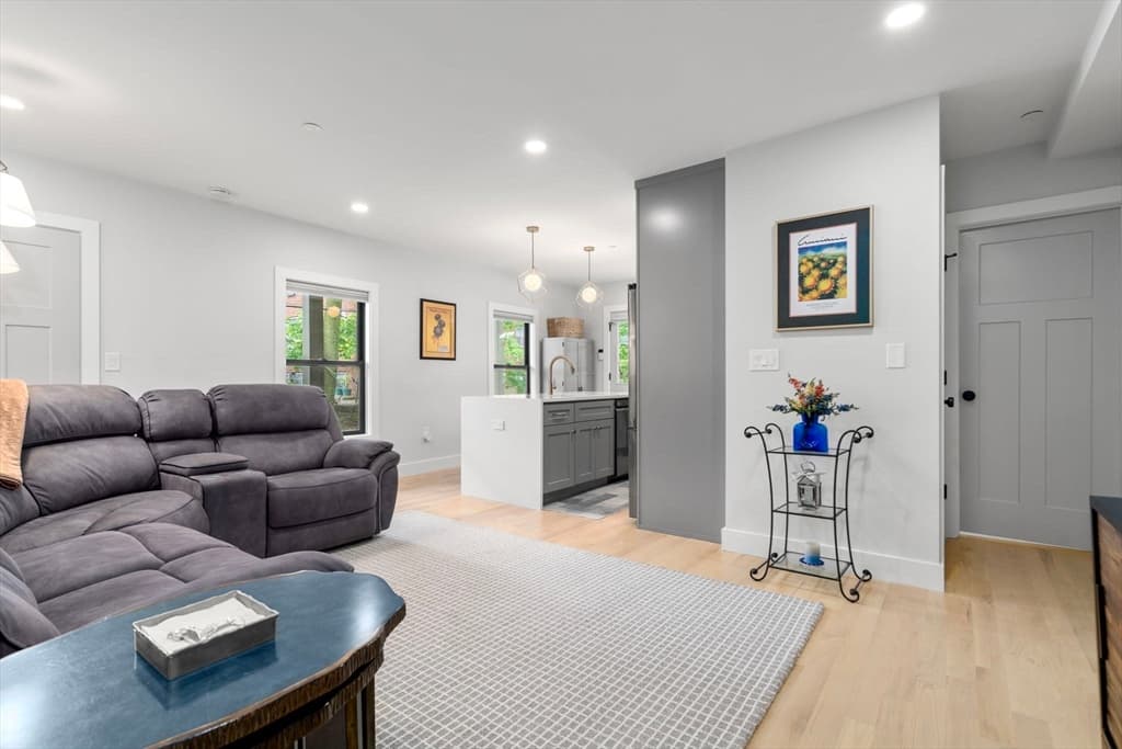 Condominium at 1069 Washington Street # 2, Boston MA 02124, Boston, photo 8 of 15