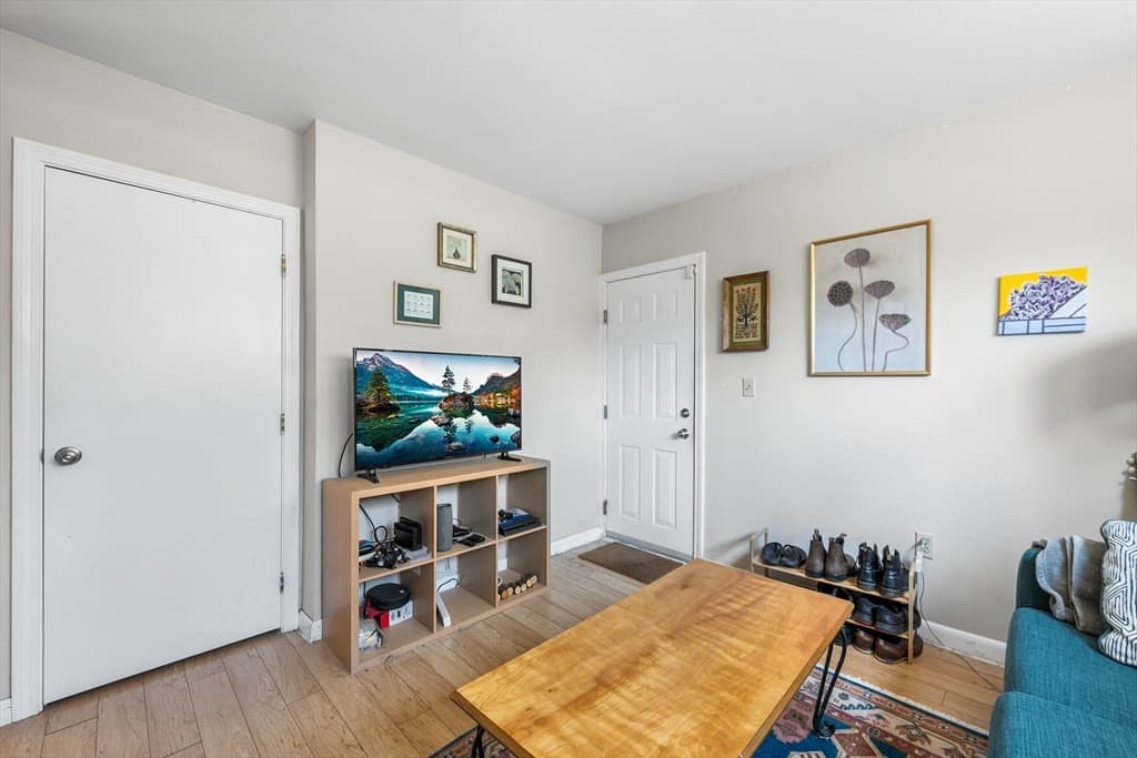 Condominium at 5 Centre St # 11, Cambridge MA 02139, Cambridge, photo 2 of 13