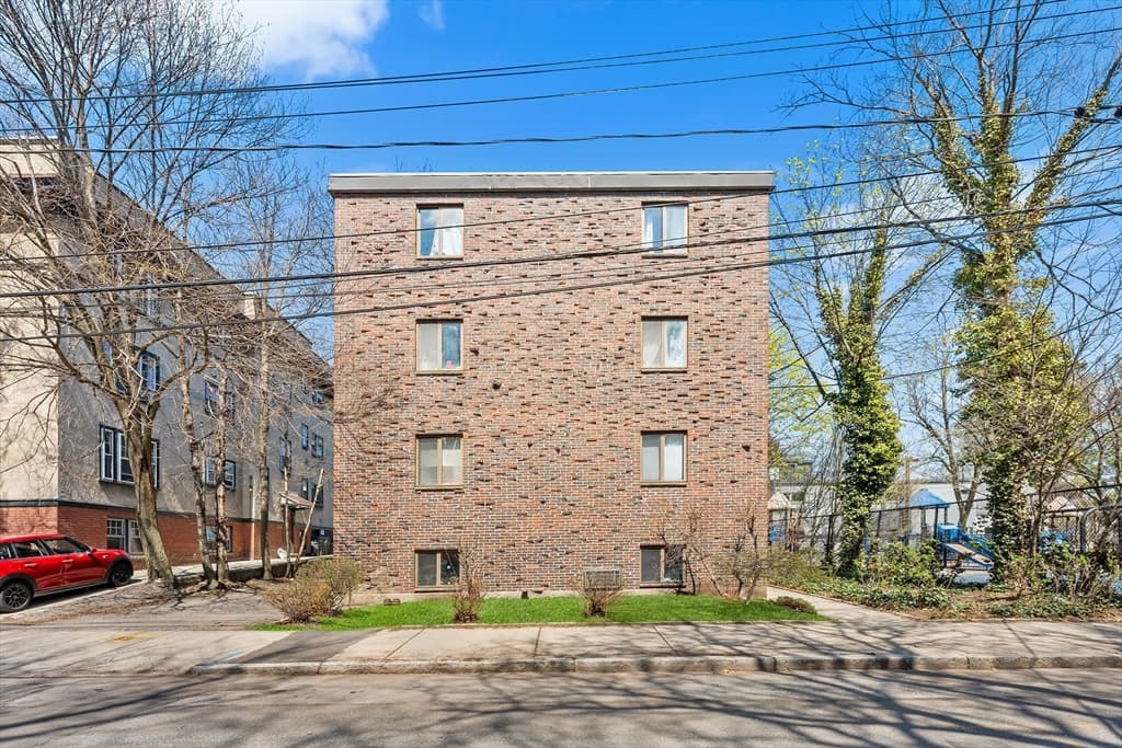 Condominium at 5 Centre St # 11, Cambridge MA 02139, Cambridge, photo 10 of 13