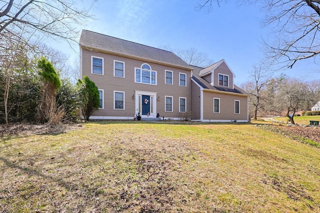Single Family Residence at 107 Mill St, Franklin MA 02038, photo 2 of 37