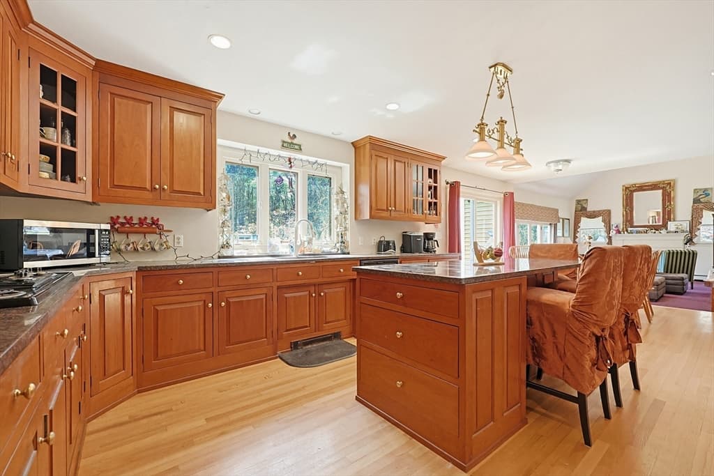 Single Family Residence at 107 Mill St, Franklin MA 02038, photo 12 of 37