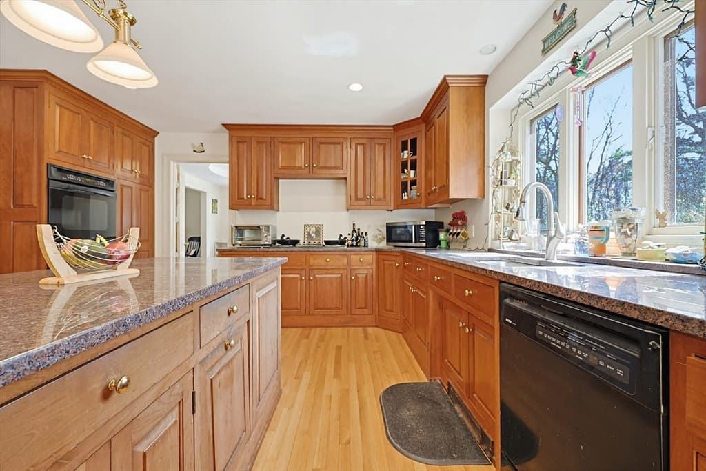 Single Family Residence at 107 Mill St, Franklin MA 02038, photo 14 of 37