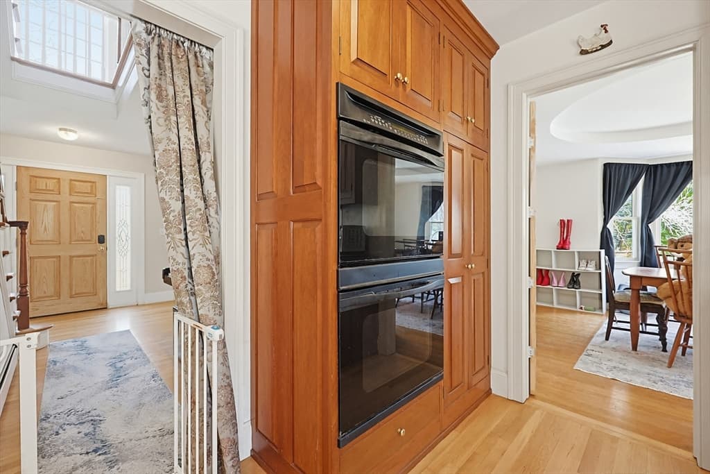 Single Family Residence at 107 Mill St, Franklin MA 02038, photo 11 of 37