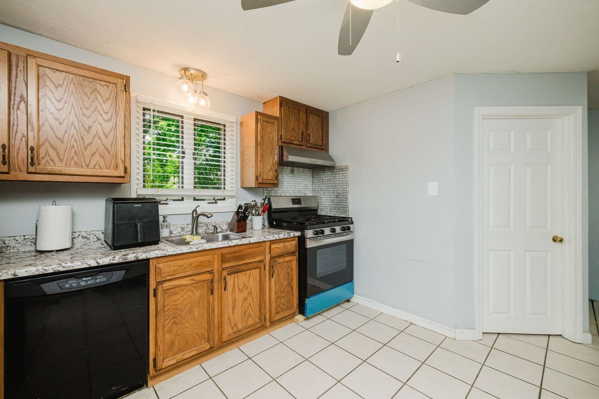 Single Family Residence at 117 Saint Andre Dr # 117, Uxbridge MA 01569, Uxbridge, photo 4 of 25