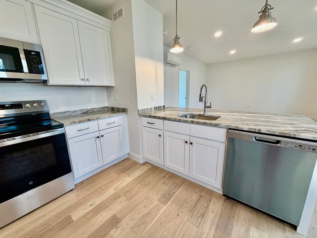 Condominium at 2b 107 Williams Street # 2b, Northampton MA 01060, Northampton, photo 7 of 18