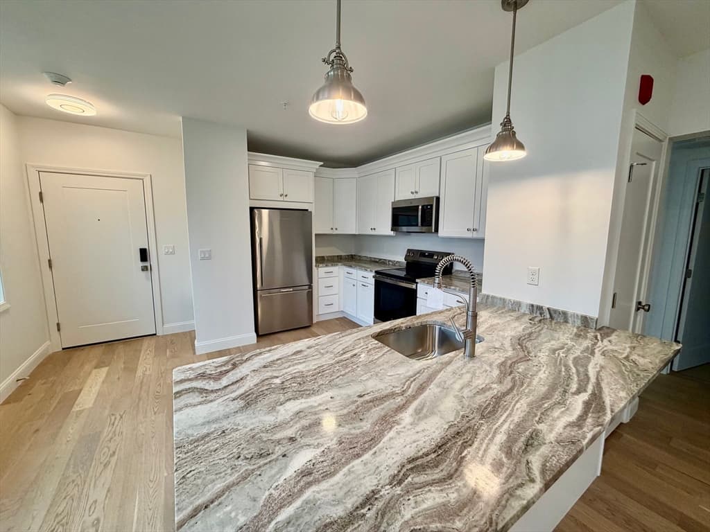 Condominium at 2b 107 Williams Street # 2b, Northampton MA 01060, Northampton, photo 5 of 18
