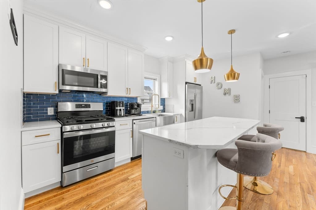 Condominium at 71 Wellington Ave # 2, Everett MA 02149, Everett, photo 3 of 27