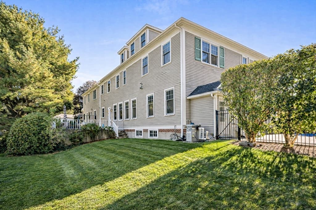Single Family Residence at 37 Mayflower Road, Winchester MA 01890, photo 3 of 40