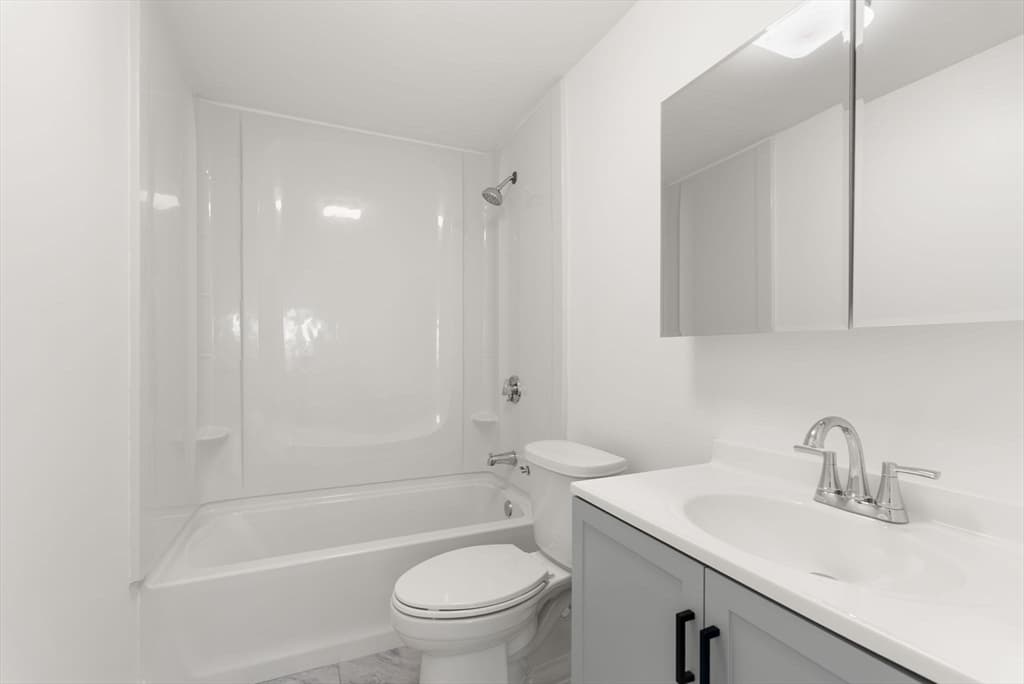Condominium at 881 Main St # 5, Walpole MA 02081, photo 12 of 27