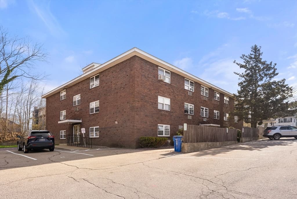 Condominium at 881 Main St # 5, Walpole MA 02081, photo 25 of 27