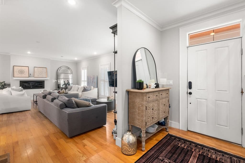 Single Family Residence at 75 Auburn St, Newton MA 02466, photo 2 of 34