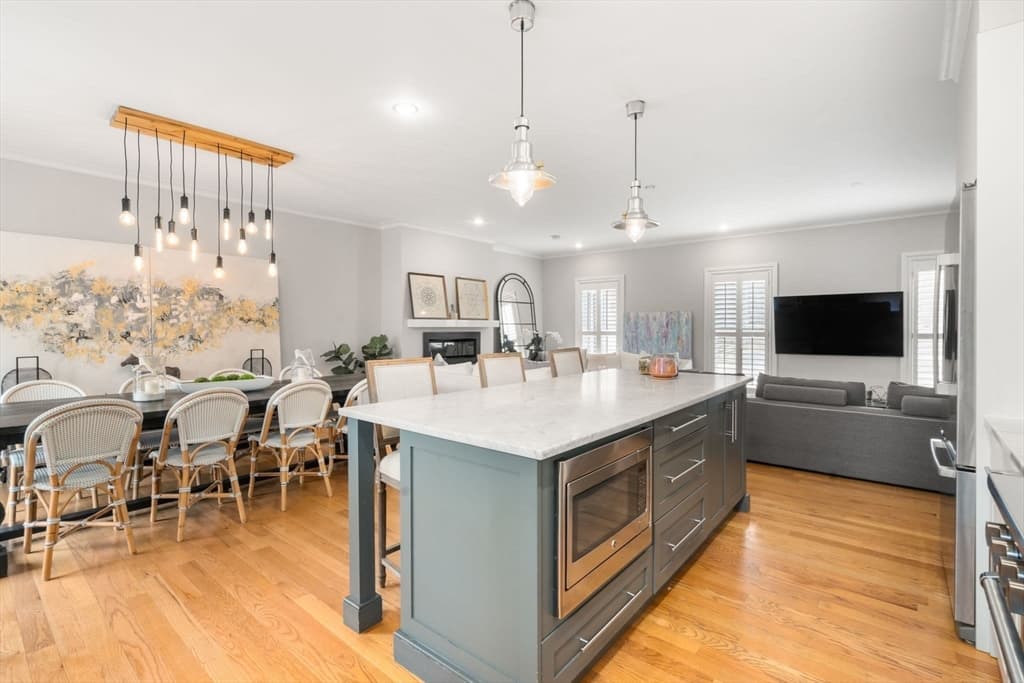 Single Family Residence at 75 Auburn St, Newton MA 02466, photo 6 of 34