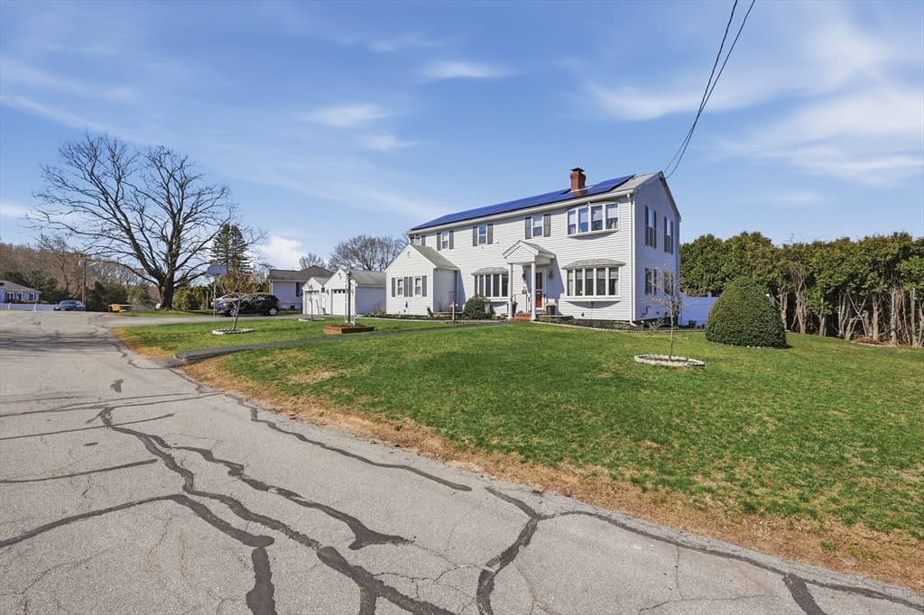 Single Family Residence at 37 Warrenton Road, Haverhill MA 01832, photo 27 of 33