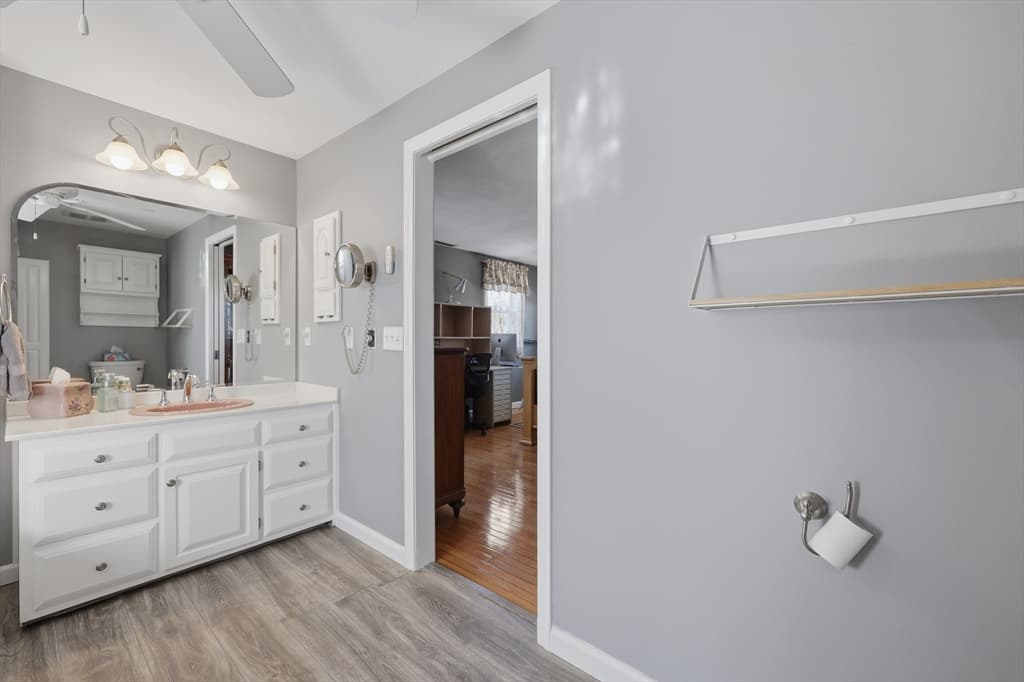 Single Family Residence at 37 Warrenton Road, Haverhill MA 01832, photo 22 of 33